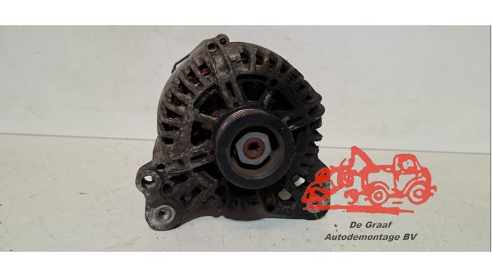 Gebruikte Dynamo Volkswagen Touran (1T1/T2) 1.6 FSI 16V Prijs € 35,00 Margeregeling aangeboden door de Graaf autodemontage B.V.