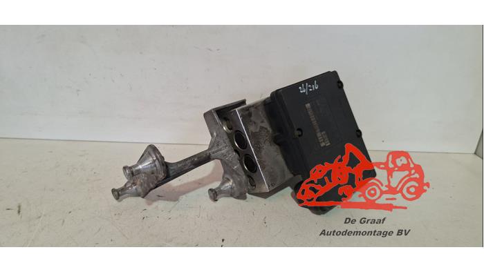 Gebruikte ABS Pomp Mercedes C Combi (S203) 1.8 C-200K 16V Prijs € 35,00 Margeregeling aangeboden door de Graaf autodemontage B.V.