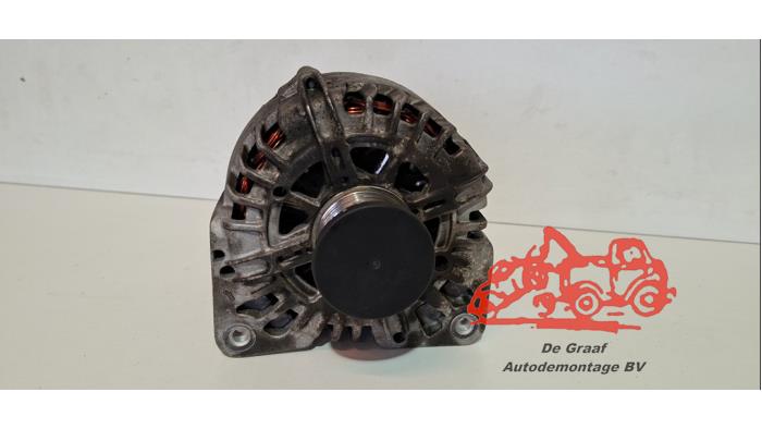 Gebruikte Dynamo Opel Vivaro 2.0 CDTI Prijs € 75,00 Margeregeling aangeboden door de Graaf autodemontage B.V.