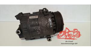 Aircopomp van een Opel Vivaro 2.0 CDTI 2012