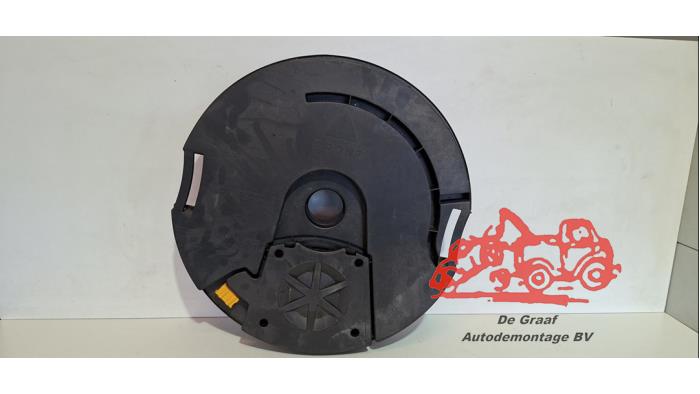 Gebruikte Subwoofer Volkswagen Golf VII Variant (AUVV) 2.0 TDI 150 16V Prijs € 80,00 Margeregeling aangeboden door de Graaf autodemontage B.V.
