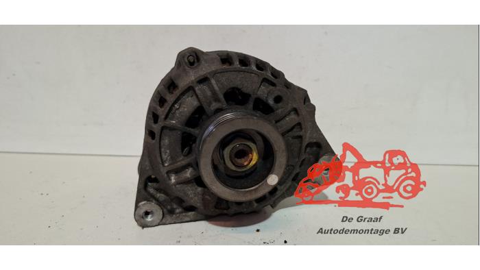Gebruikte Dynamo Ford Fiesta 4 1.3i Prijs € 40,00 Margeregeling aangeboden door de Graaf autodemontage B.V.