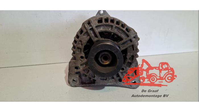 Gebruikte Dynamo Renault Clio III (BR/CR) 1.6 16V Prijs € 40,00 Margeregeling aangeboden door de Graaf autodemontage B.V.
