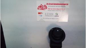 Gebruikte Schakelaar Spiegel Renault Megane Coupé (DA) 1.6i Prijs € 10,00 Margeregeling aangeboden door de Graaf autodemontage B.V.