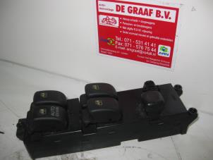 Gebruikte Combischakelaar ramen Mitsubishi Galant (E5/E7/E8) 2.0 GLi,GLSi 16V Prijs € 35,00 Margeregeling aangeboden door de Graaf autodemontage B.V.