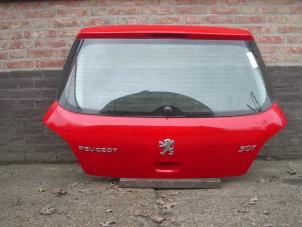 Gebruikte Achterklep Peugeot 307 (3A/C/D) 1.6 16V Prijs op aanvraag aangeboden door de Graaf autodemontage B.V.