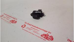 Gebruikte Elektrisch Raam Schakelaar Kia Picanto (BA) 1.1 12V Prijs € 15,00 Margeregeling aangeboden door de Graaf autodemontage B.V.