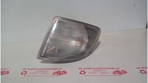 Gebruikte Richtingaanwijzer links Mercedes Vito (638.0) 2.2 CDI 112 16V Prijs € 15,00 Margeregeling aangeboden door de Graaf autodemontage B.V.