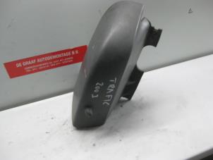 Gebruikte Afdekplaat diversen Renault Trafic Prijs op aanvraag aangeboden door de Graaf autodemontage B.V.