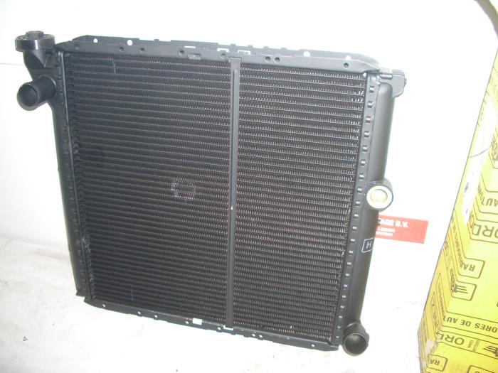 Radiateur van een Renault R9 1982