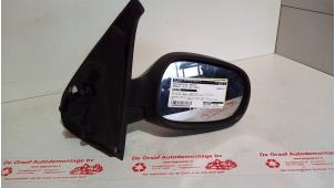 Gebruikte Spiegel Buiten rechts Renault Clio II (BB/CB) 1.6 16V Prijs € 25,00 Margeregeling aangeboden door de Graaf autodemontage B.V.