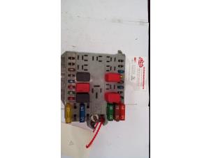 Gebruikte Zekeringkast Fiat Punto II (188) 1.2 60 S 3-Drs. Prijs op aanvraag aangeboden door de Graaf autodemontage B.V.