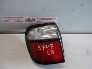 Gebruikte Achterlicht links Mazda 626 (GW19) 1.8i 16V Prijs op aanvraag aangeboden door de Graaf autodemontage B.V.