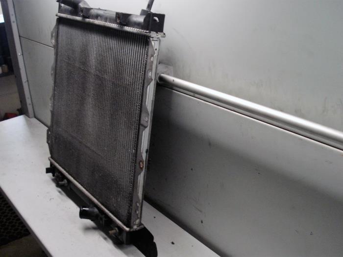 Gebruikte Radiateur Chrysler PT Cruiser 2.0 16V Prijs op aanvraag aangeboden door de Graaf autodemontage B.V.
