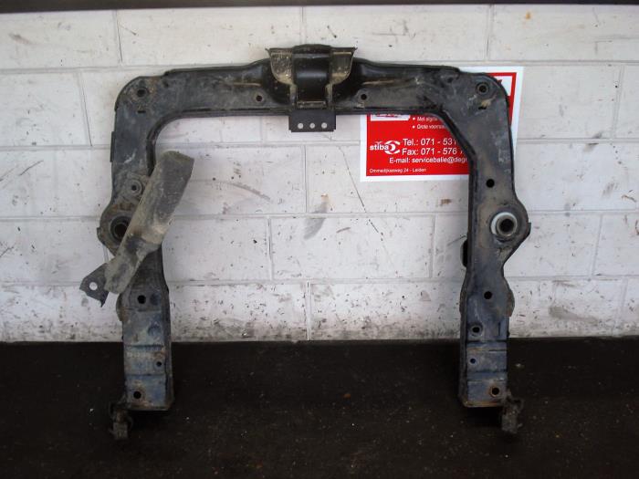 Gebruikte Subframe Smart Fortwo Coupé (451.3) 1.0 45 KW Prijs op aanvraag aangeboden door de Graaf autodemontage B.V.
