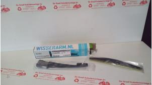 Gebruikte Ruitenwisserarm achter Suzuki Swift (ZA/ZC/ZD1/2/3/9) 1.3 VVT 16V 4x4 Prijs € 20,00 Margeregeling aangeboden door de Graaf autodemontage B.V.