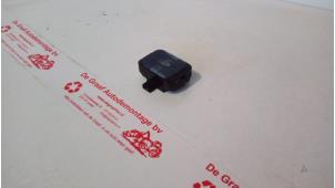 Gebruikte Sensor regen Volkswagen Passat Variant (3C5) 2.0 TDI 140 Prijs € 20,00 Margeregeling aangeboden door de Graaf autodemontage B.V.