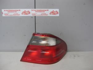 Gebruikte Achterlicht rechts Mercedes CLK (C208) 2.3 230K 16V Prijs € 25,00 Margeregeling aangeboden door de Graaf autodemontage B.V.