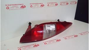 Gebruikte Achterlicht links Ford Mondeo III Wagon 1.8 16V Prijs € 25,00 Margeregeling aangeboden door de Graaf autodemontage B.V.