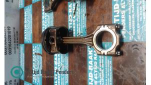 Gebruikte Drijfstang Volkswagen Polo Prijs op aanvraag aangeboden door "Altijd Raak" Penders