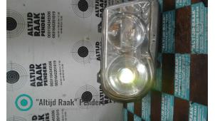 Gebruikte Rechter Koplamp Chrysler 300 C Prijs op aanvraag aangeboden door "Altijd Raak" Penders