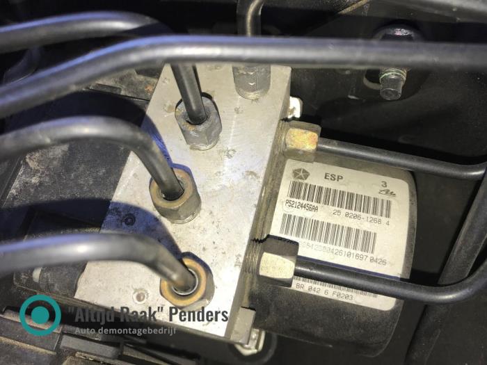 Gebruikte ABS Pomp Jeep Grand Cherokee (WH/WK) 3.0 CRD V6 24V Prijs op aanvraag aangeboden door "Altijd Raak" Penders