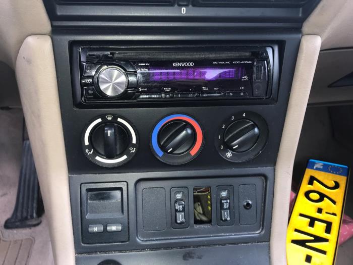 Radio CD Speler van een BMW Z3 Roadster (E36/7) 1.9 16V 1996