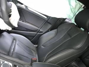 Gebruikte Stoel rechts Audi S3 Sportback (8VA/8VF) 2.0 T FSI 16V Prijs op aanvraag aangeboden door "Altijd Raak" Penders
