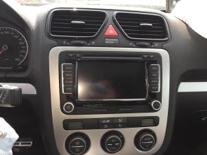 Gebruikte Navigatie Display Volkswagen Scirocco (137/13AD) 1.4 TSI 160 16V Prijs op aanvraag aangeboden door "Altijd Raak" Penders