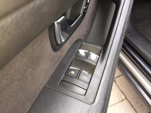 Gebruikte Schakelaar Elektrisch Raam Audi A8 (D3) 4.0 TDI V8 32V Quattro Prijs op aanvraag aangeboden door "Altijd Raak" Penders