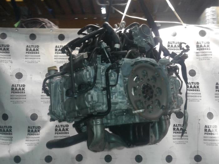 Motor van een Subaru Legacy (BM) 2.5 16V 2015