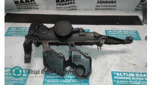 Gebruikte Kleppendeksel Opel Vivaro 2.0 CDTI Prijs op aanvraag aangeboden door "Altijd Raak" Penders