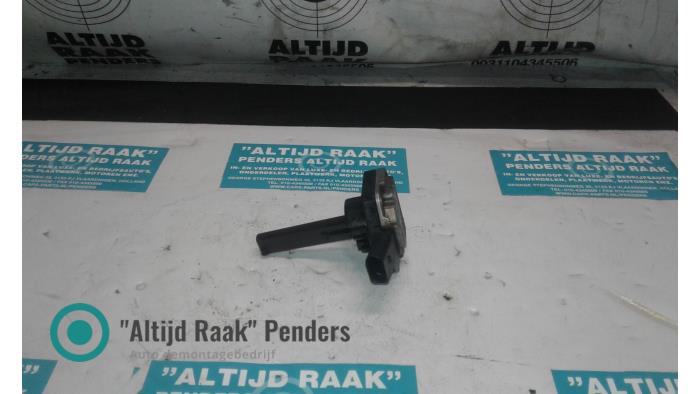 Gebruikte Olie niveau sensor Audi A6 Avant (C6) 2.4 V6 24V Prijs op aanvraag aangeboden door "Altijd Raak" Penders