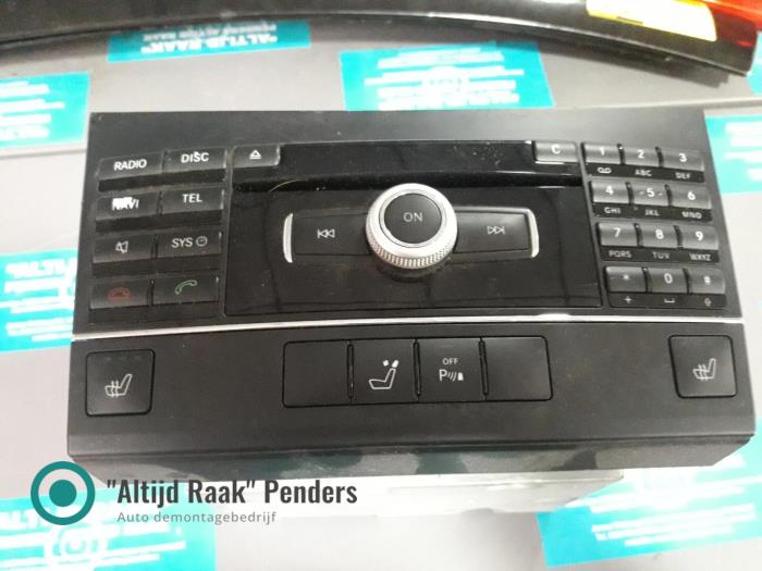 Gebruikte Radio module Mercedes E-Klasse Prijs op aanvraag aangeboden door "Altijd Raak" Penders