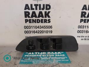 Gebruikte Elektrisch Raam Schakelaar Toyota Landcruiser Prijs op aanvraag aangeboden door "Altijd Raak" Penders