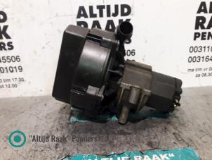 Gebruikte Secundaire Pomp Mercedes SL Prijs op aanvraag aangeboden door "Altijd Raak" Penders