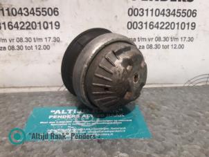 Gebruikte Motorsteun Mercedes E (W211) 3.2 E-320 V6 18V Prijs op aanvraag aangeboden door "Altijd Raak" Penders