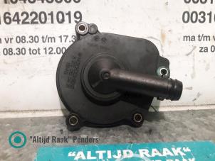 Gebruikte Oliefilter deksel Mercedes ML II (164/4JG) 3.5 350 4-Matic V6 24V Prijs op aanvraag aangeboden door "Altijd Raak" Penders