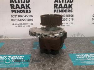 Gebruikte Dieselpomp Chrysler Voyager/Grand Voyager (RG/RS) 2.8 CRD 16V Grand Voyager Prijs op aanvraag aangeboden door "Altijd Raak" Penders