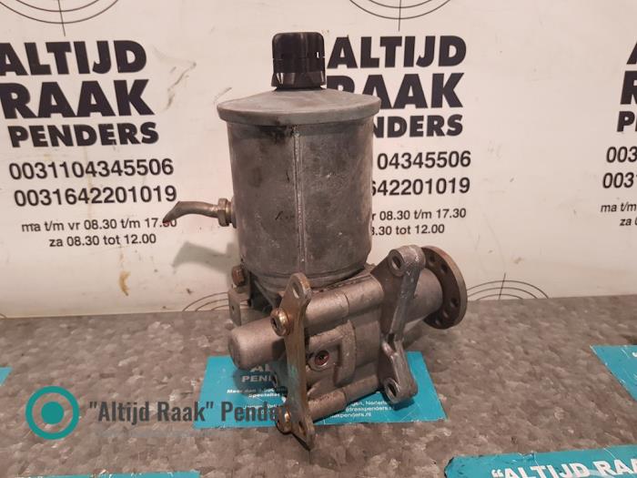 Gebruikte Pomp Servo Mercedes E diesel (W124) 2.5 250 D Prijs op aanvraag aangeboden door "Altijd Raak" Penders