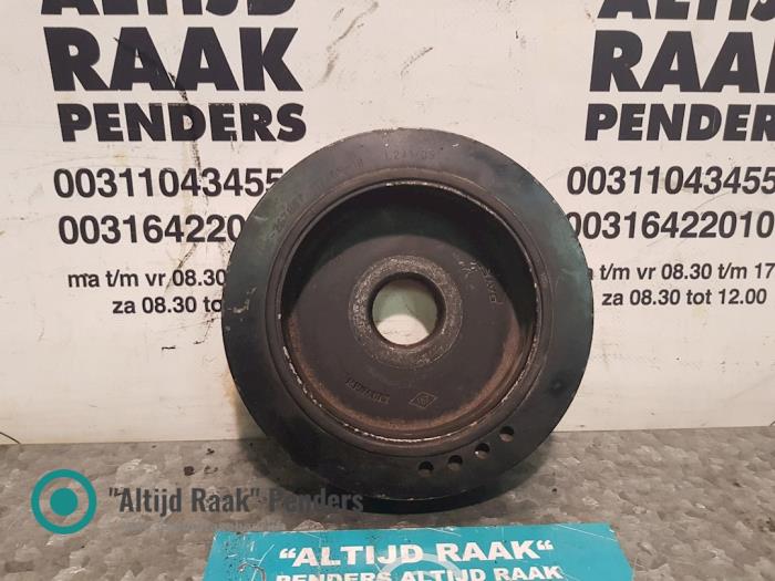 Gebruikte Poelie Krukas Renault Master II (JD) 2.5 D Prijs op aanvraag aangeboden door "Altijd Raak" Penders