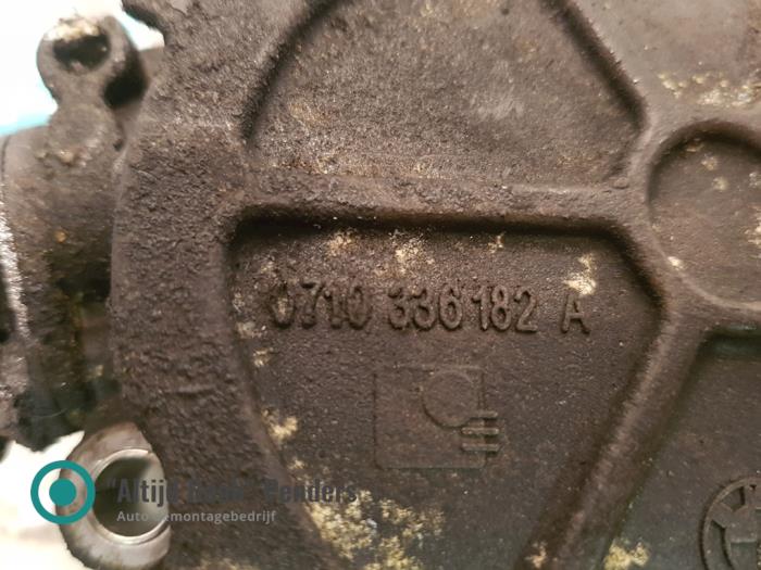 Vacuumpomp (Benzine) van een BMW 3 serie (F30) 320i 2.0 16V 2014