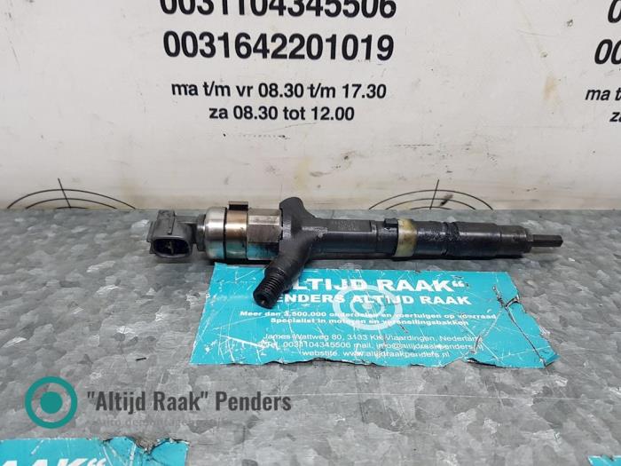 Gebruikte Verstuiver (diesel) Toyota Avensis (T22) 2.0 D-4D 16V Prijs op aanvraag aangeboden door "Altijd Raak" Penders