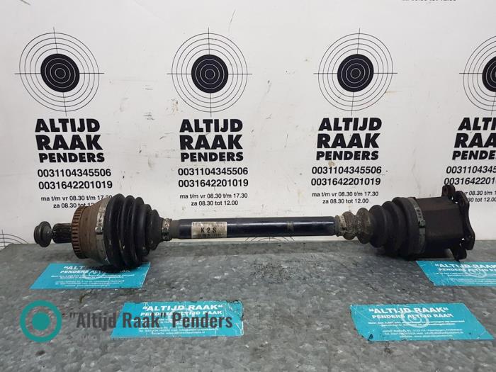 Gebruikte Aandrijfas rechts-voor Audi A4 (B6) 1.8 T 20V Prijs op aanvraag aangeboden door "Altijd Raak" Penders