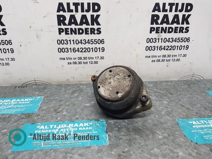 Gebruikte Motorrubber BMW 7 serie (E38) 740i/iL 4.4 V8 32V Prijs op aanvraag aangeboden door "Altijd Raak" Penders
