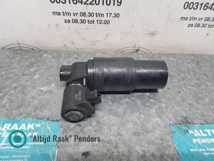 Oliedruk sensor van een BMW 5 serie (E60) M5 V-10 40V LHD 2005