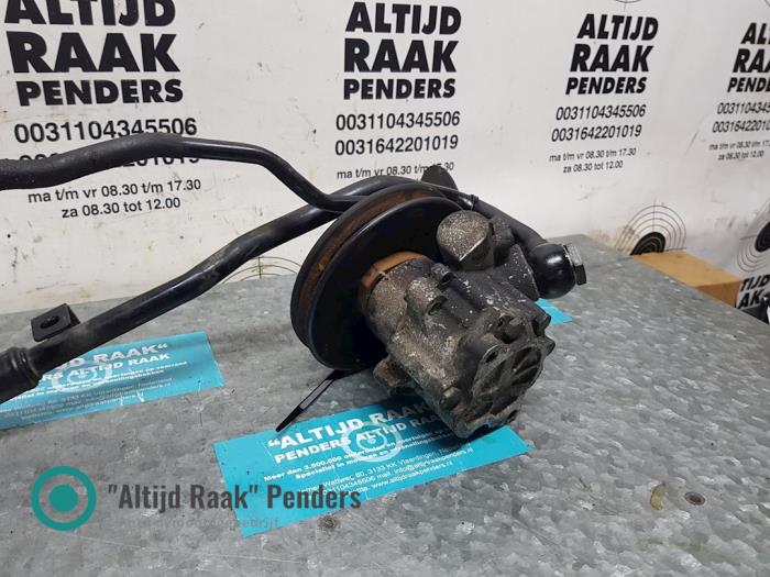 Gebruikte Pomp Servo Volkswagen Transporter/Caravelle T4 2.4 D Prijs op aanvraag aangeboden door "Altijd Raak" Penders