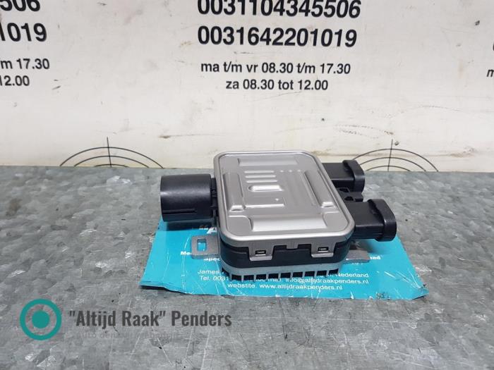 Jaguar XType Koelvin relais voorraad Onderdelenlijn.nl