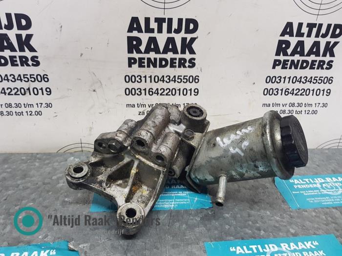 Gebruikte Pomp Servo Lexus LS (F4) 400 4.0 32V Prijs op aanvraag aangeboden door "Altijd Raak" Penders