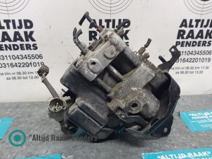 Gebruikte ABS Pomp Lexus LS (F4) 400 4.0 32V Prijs op aanvraag aangeboden door "Altijd Raak" Penders